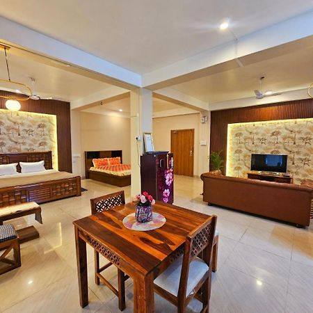 Bella Boutique Homestay Ґувахаті Екстер'єр фото